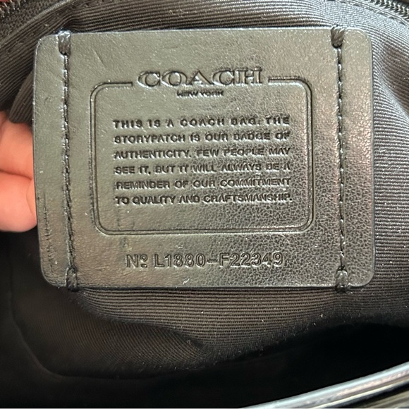 COACH Faye Crossbody Purse Bag All Black Pebbled Leather Flap F1880-F22349 - Picture 15 of 16